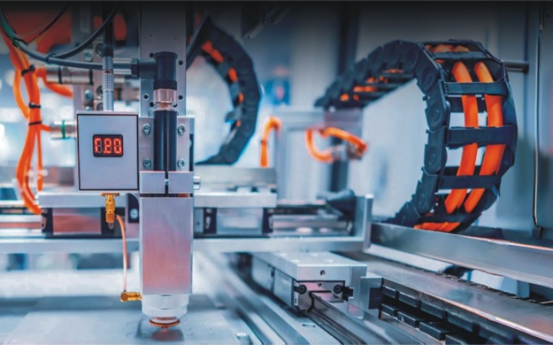 雷諾爾推出機器人拖鏈